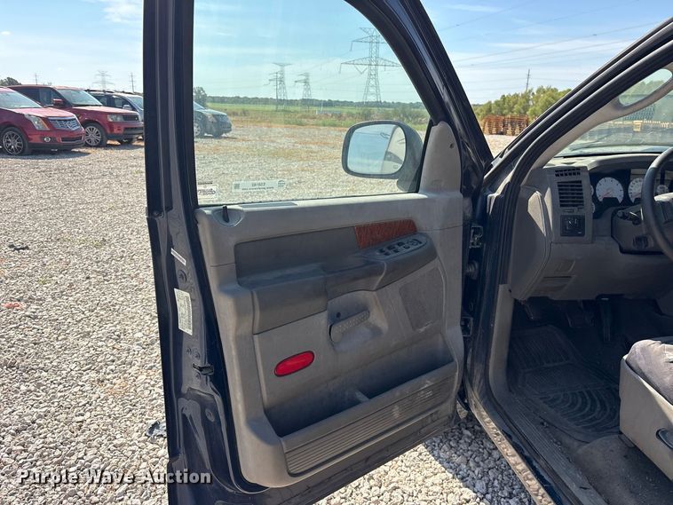 image for item ES8182 2006 Ram 1500 Crew Cab pickup truck