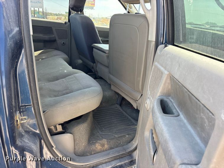 image for item ES8182 2006 Ram 1500 Crew Cab pickup truck