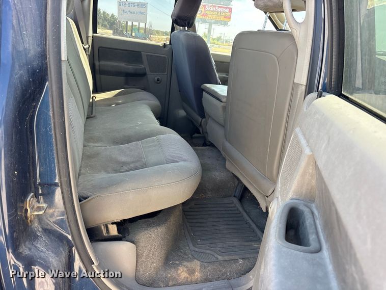 image for item ES8182 2006 Ram 1500 Crew Cab pickup truck