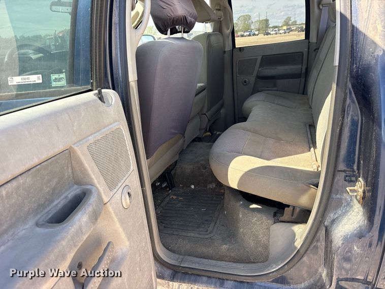 image for item ES8182 2006 Ram 1500 Crew Cab pickup truck