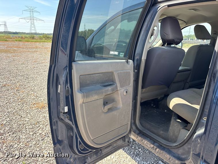 image for item ES8182 2006 Ram 1500 Crew Cab pickup truck
