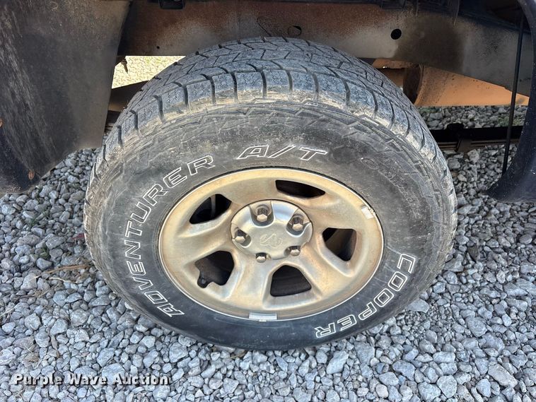 image for item ES8182 2006 Ram 1500 Crew Cab pickup truck