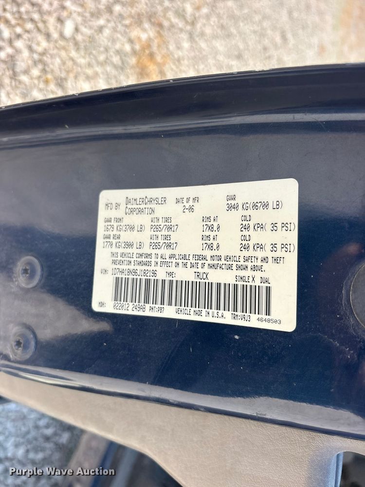 image for item ES8182 2006 Ram 1500 Crew Cab pickup truck