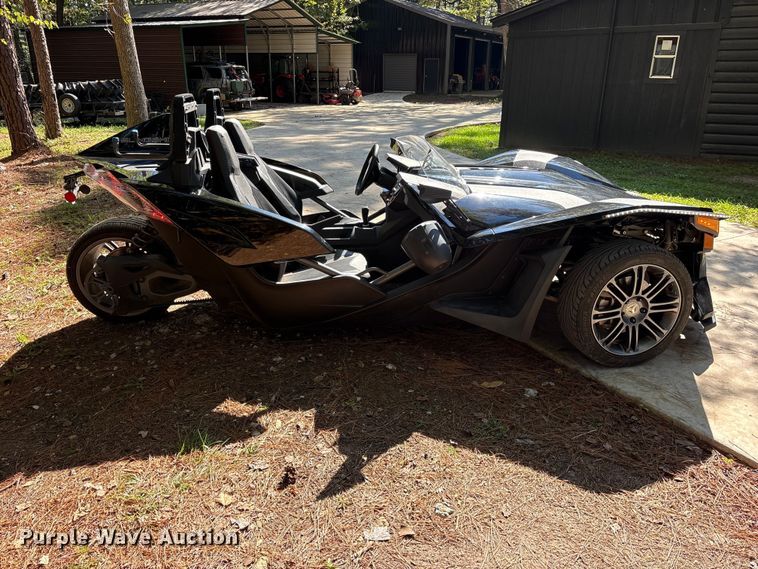 image for item ES8277 2017 Polaris Slingshot motorcycle