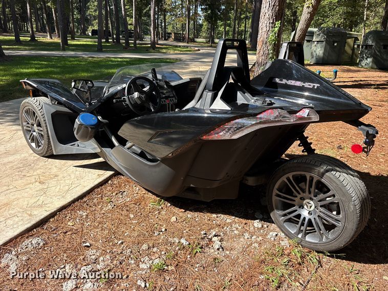 image for item ES8277 2017 Polaris Slingshot motorcycle
