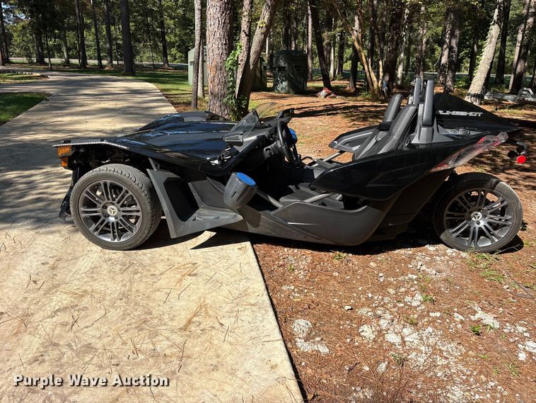 image for item ES8277 2017 Polaris Slingshot motorcycle