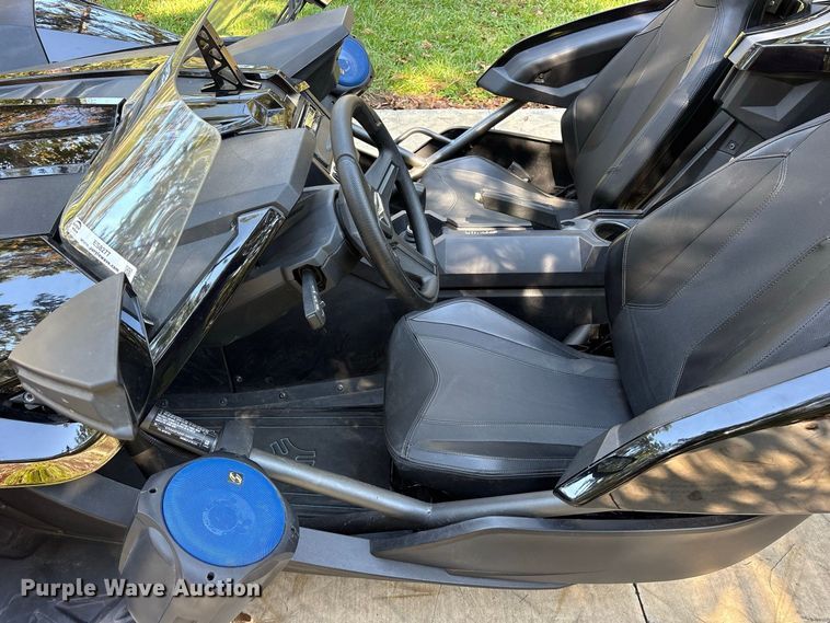 image for item ES8277 2017 Polaris Slingshot motorcycle