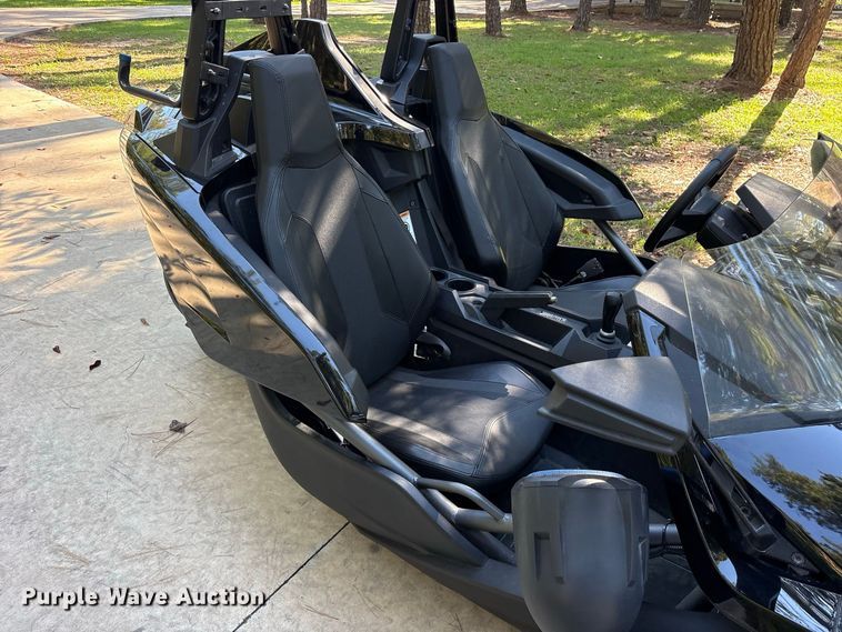 image for item ES8277 2017 Polaris Slingshot motorcycle