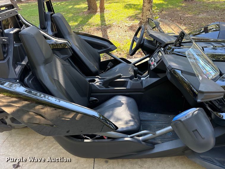 image for item ES8277 2017 Polaris Slingshot motorcycle
