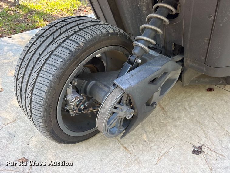 image for item ES8277 2017 Polaris Slingshot motorcycle