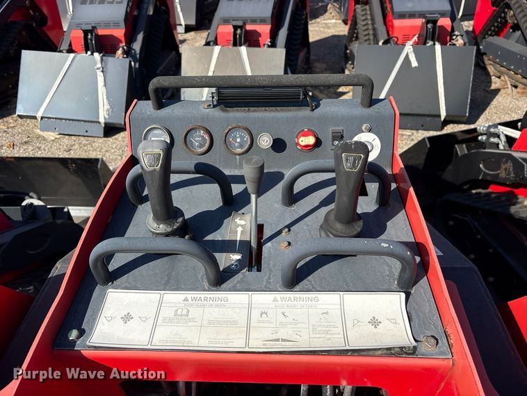 image for item ES8350 Erie SCL850 compact utility loader