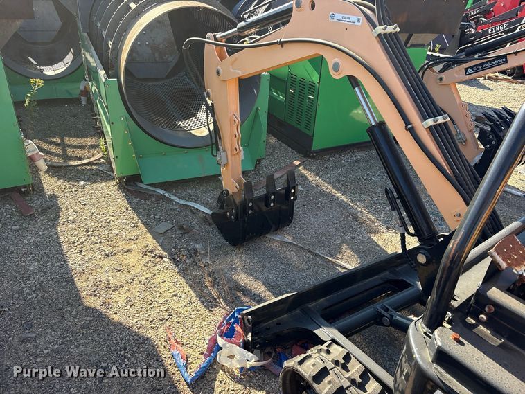 image for item ES8389 2024 Erie EM15 mini excavator