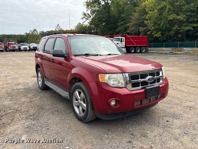 image for item ET8681 2011 Ford Escape SUV
