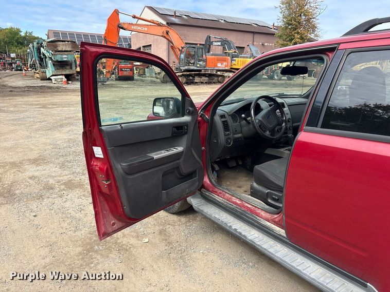 image for item ET8681 2011 Ford Escape SUV