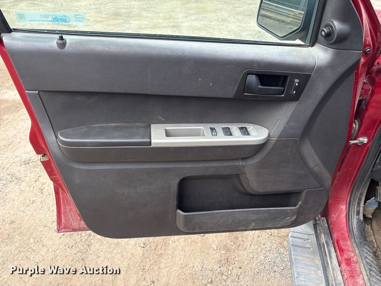 image for item ET8681 2011 Ford Escape SUV