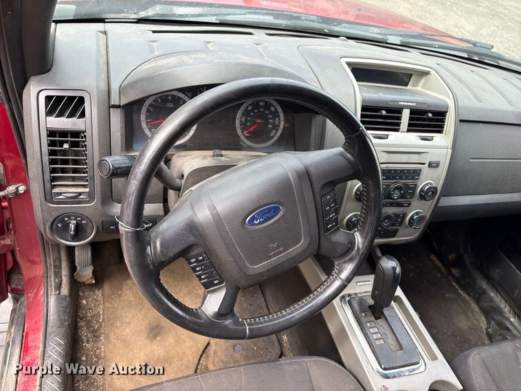 image for item ET8681 2011 Ford Escape SUV