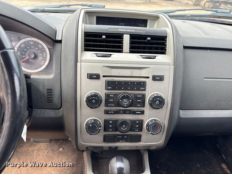 image for item ET8681 2011 Ford Escape SUV