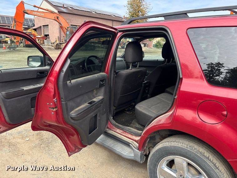 image for item ET8681 2011 Ford Escape SUV