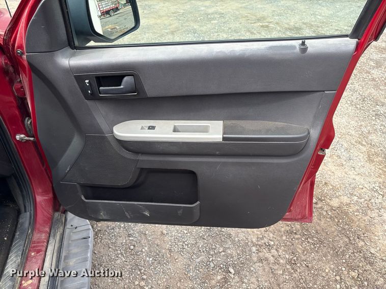 image for item ET8681 2011 Ford Escape SUV