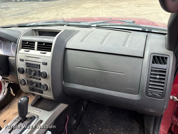 image for item ET8681 2011 Ford Escape SUV