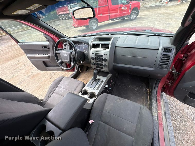 image for item ET8681 2011 Ford Escape SUV
