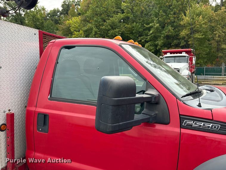 image for item ET8683 2011 Ford F550 Super Duty utility / service truck
