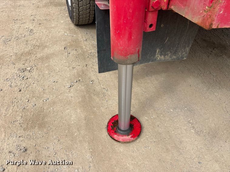 image for item ET8683 2011 Ford F550 Super Duty utility / service truck