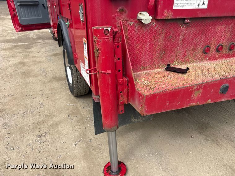 image for item ET8683 2011 Ford F550 Super Duty utility / service truck