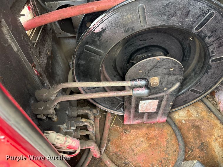 image for item ET8683 2011 Ford F550 Super Duty utility / service truck