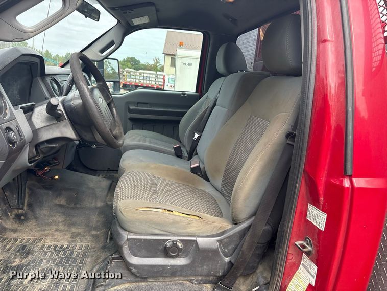 image for item ET8683 2011 Ford F550 Super Duty utility / service truck