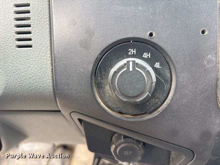 image for item ET8683 2011 Ford F550 Super Duty utility / service truck