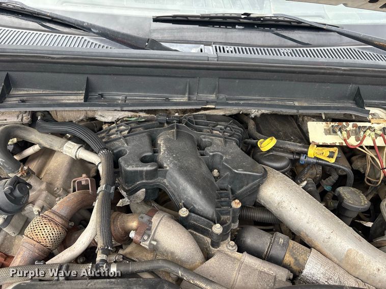 image for item ET8683 2011 Ford F550 Super Duty utility / service truck