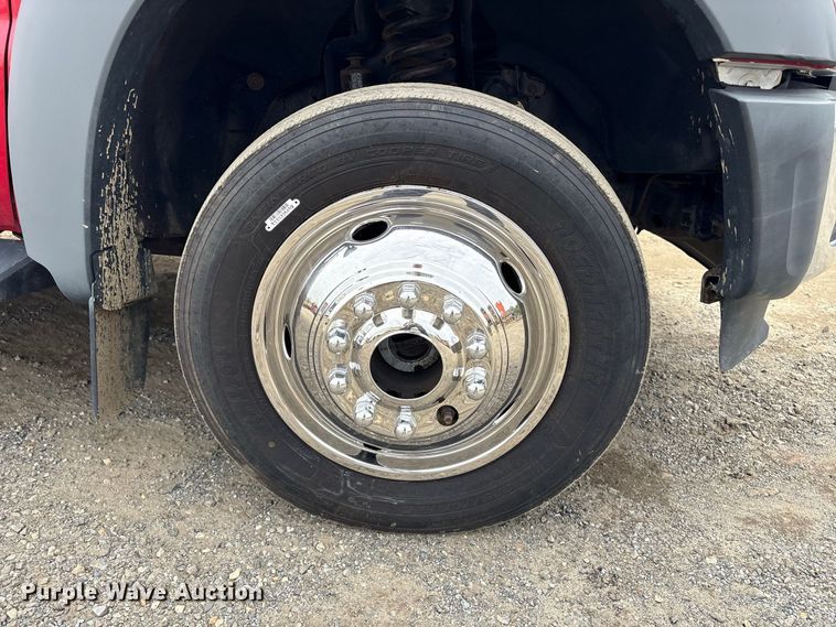 image for item ET8683 2011 Ford F550 Super Duty utility / service truck