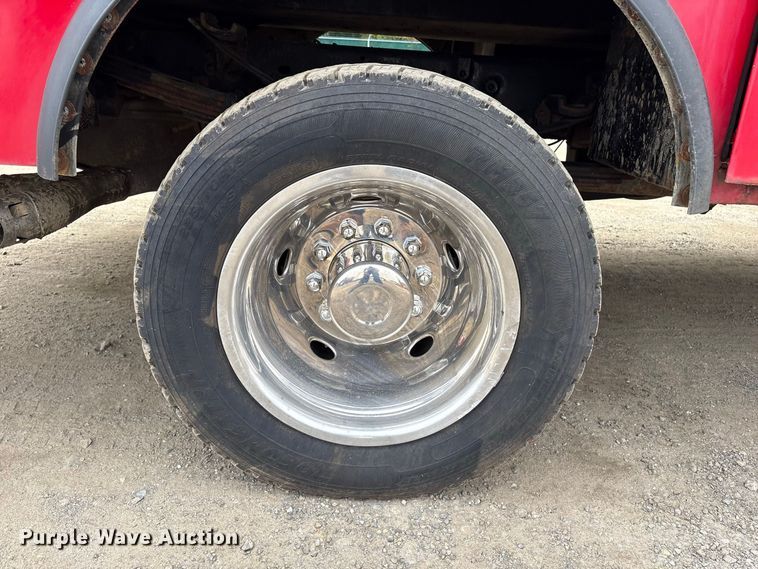 image for item ET8683 2011 Ford F550 Super Duty utility / service truck