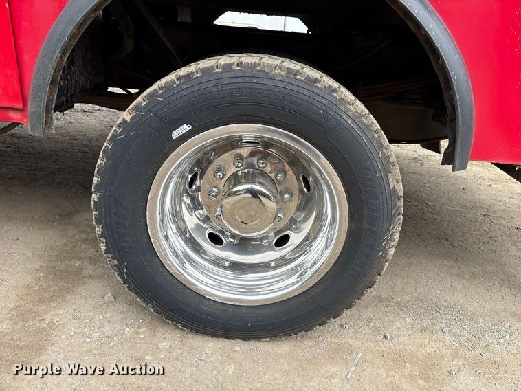 image for item ET8683 2011 Ford F550 Super Duty utility / service truck