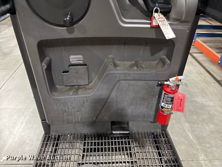 image for item ET8684 2015 Raymond 520-OPC30TT order picker