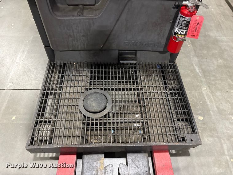 image for item ET8684 2015 Raymond 520-OPC30TT order picker