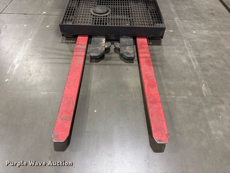 image for item ET8684 2015 Raymond 520-OPC30TT order picker