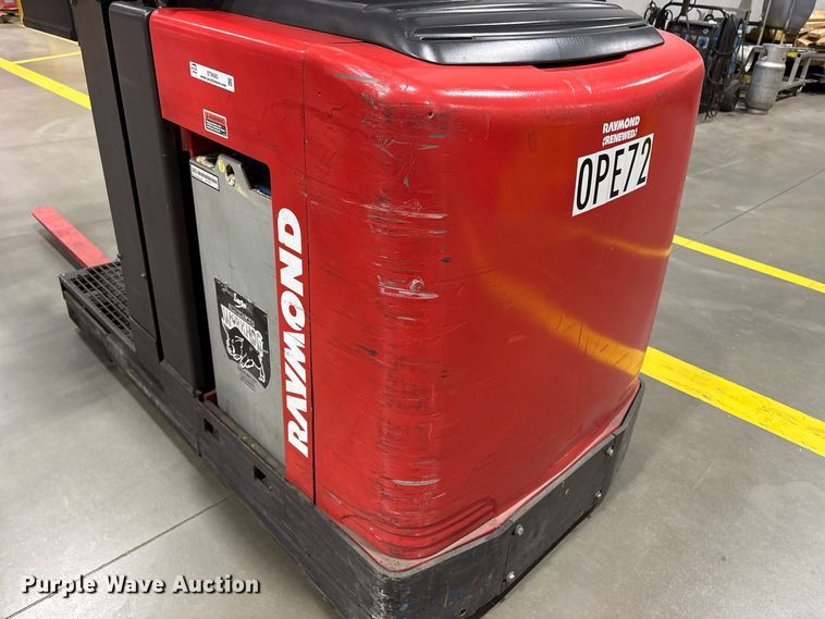 image for item ET8685 2015 Raymond 520-OPC30TT order picker