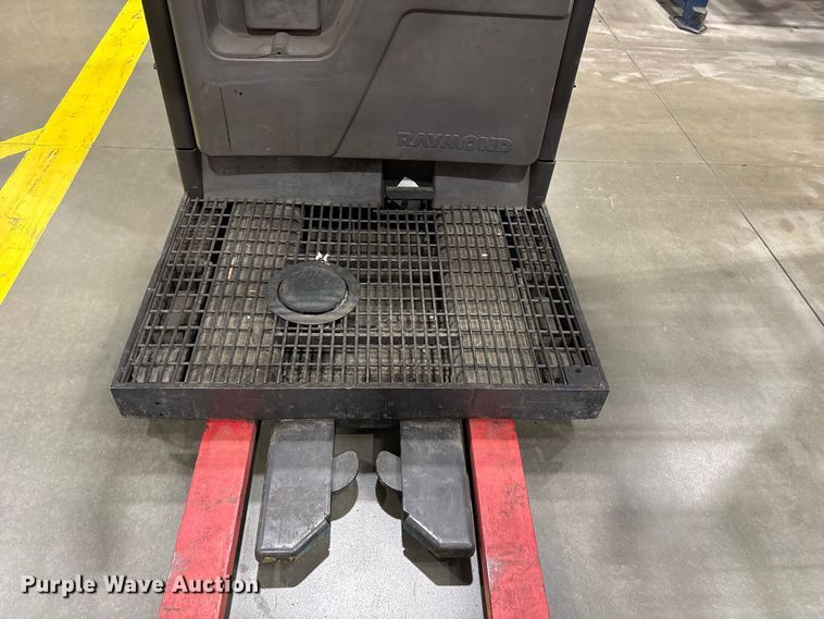 image for item ET8685 2015 Raymond 520-OPC30TT order picker