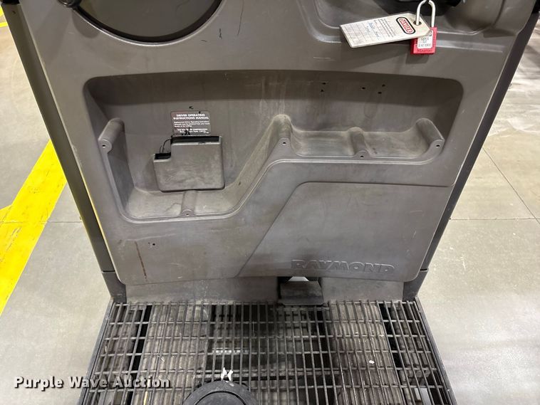 image for item ET8685 2015 Raymond 520-OPC30TT order picker