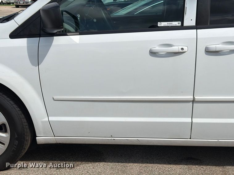image for item EU0961 2016 Dodge Grand Caravan van