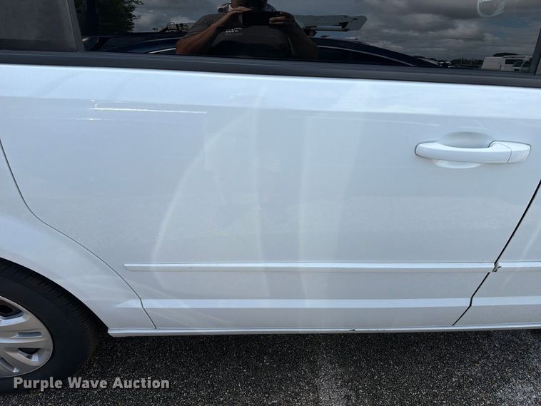 image for item EU0961 2016 Dodge Grand Caravan van