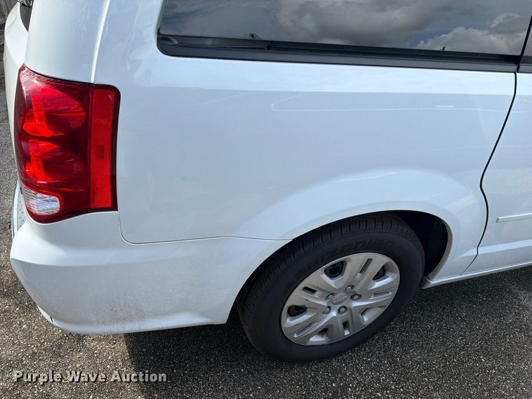 image for item EU0961 2016 Dodge Grand Caravan van
