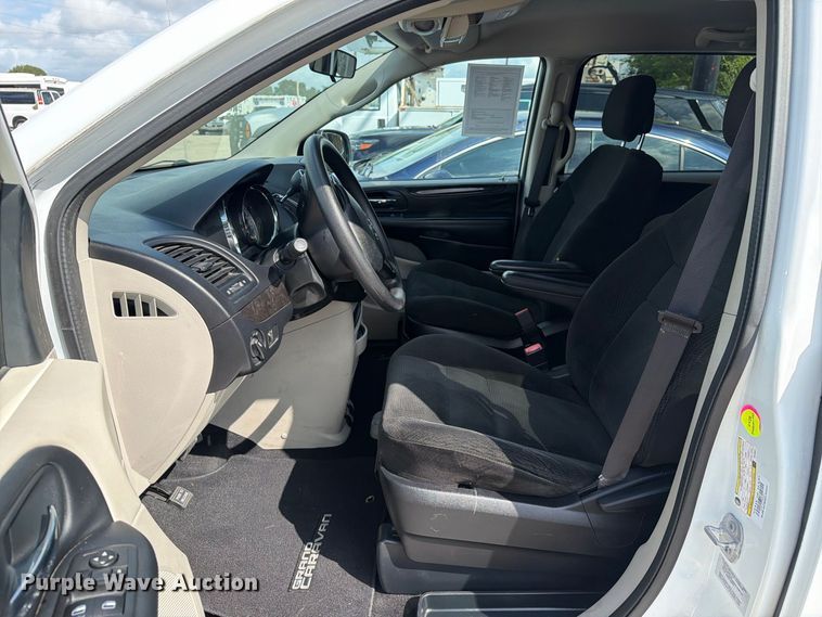 image for item EU0961 2016 Dodge Grand Caravan van