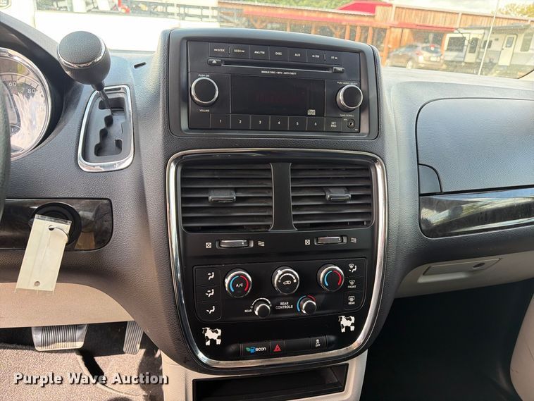 image for item EU0961 2016 Dodge Grand Caravan van