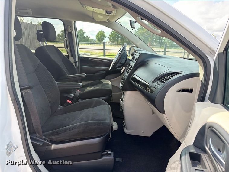 image for item EU0961 2016 Dodge Grand Caravan van