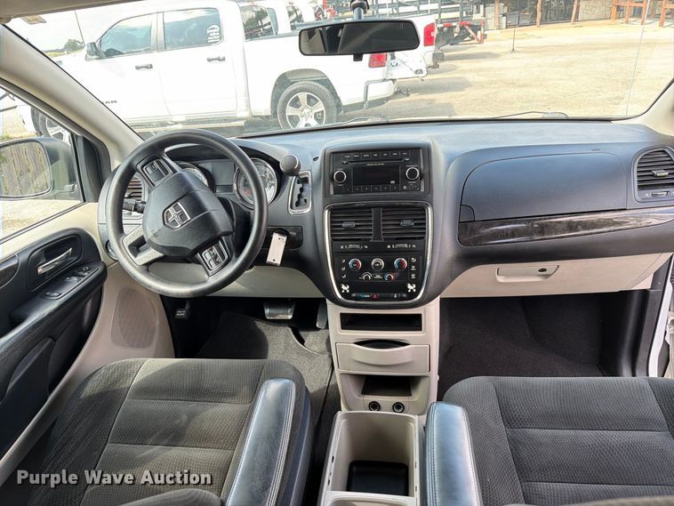 image for item EU0961 2016 Dodge Grand Caravan van