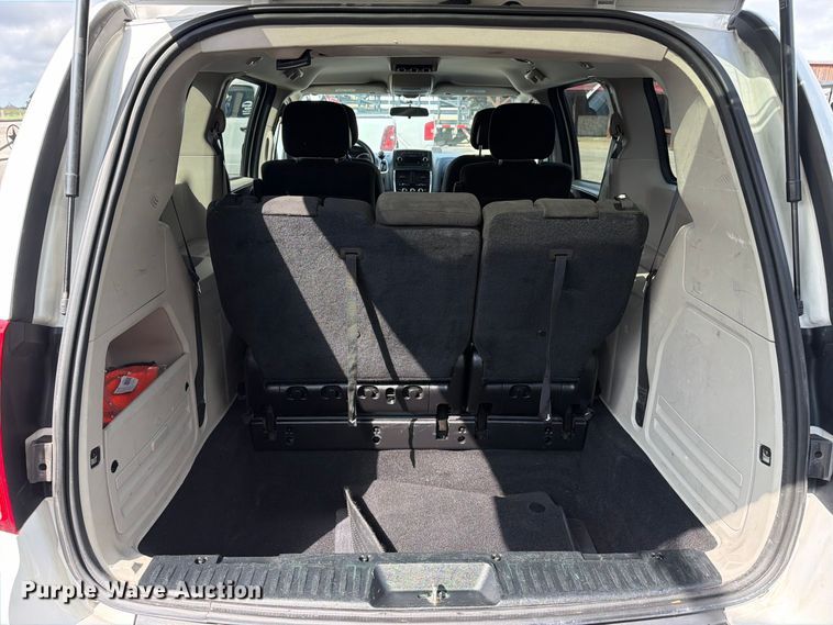 image for item EU0961 2016 Dodge Grand Caravan van
