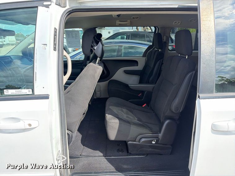 image for item EU0961 2016 Dodge Grand Caravan van